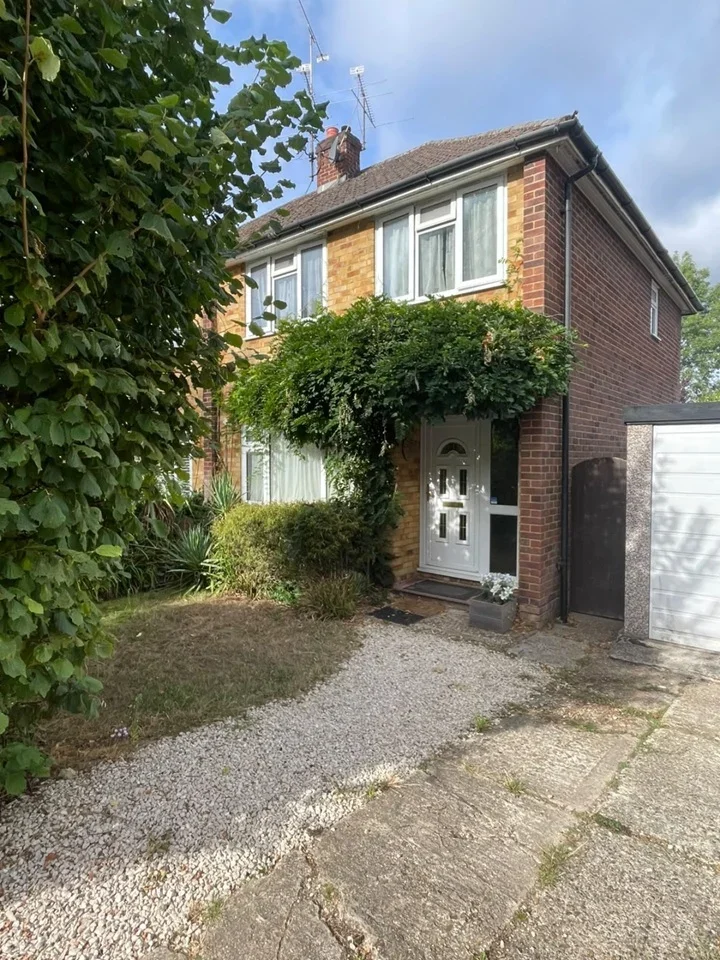 House Hinton Close in High Wycombe