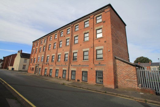 Flat Fancy Walk in Stafford