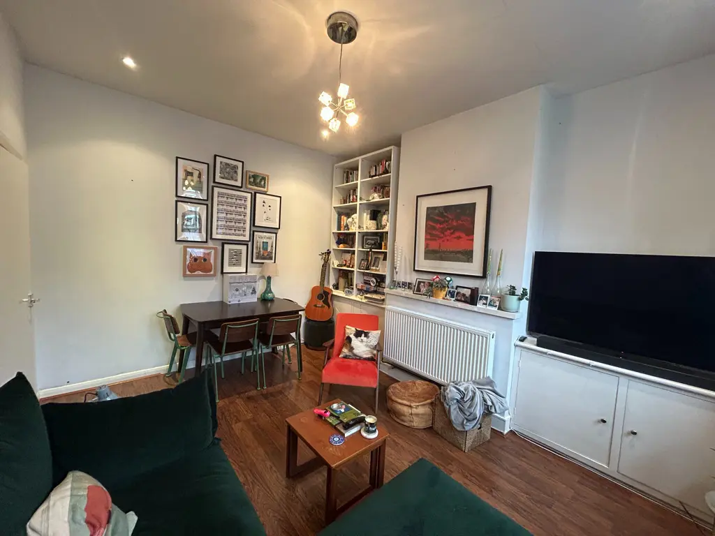 Flat Deerdale Road in Greater London