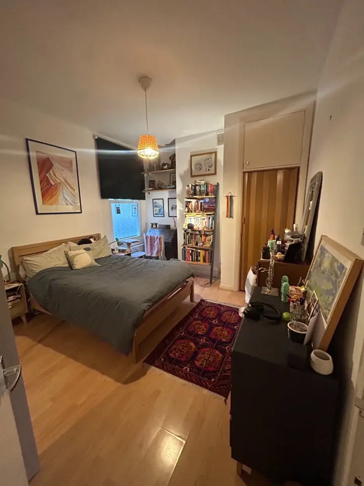 Flat Deerdale Road in Greater London