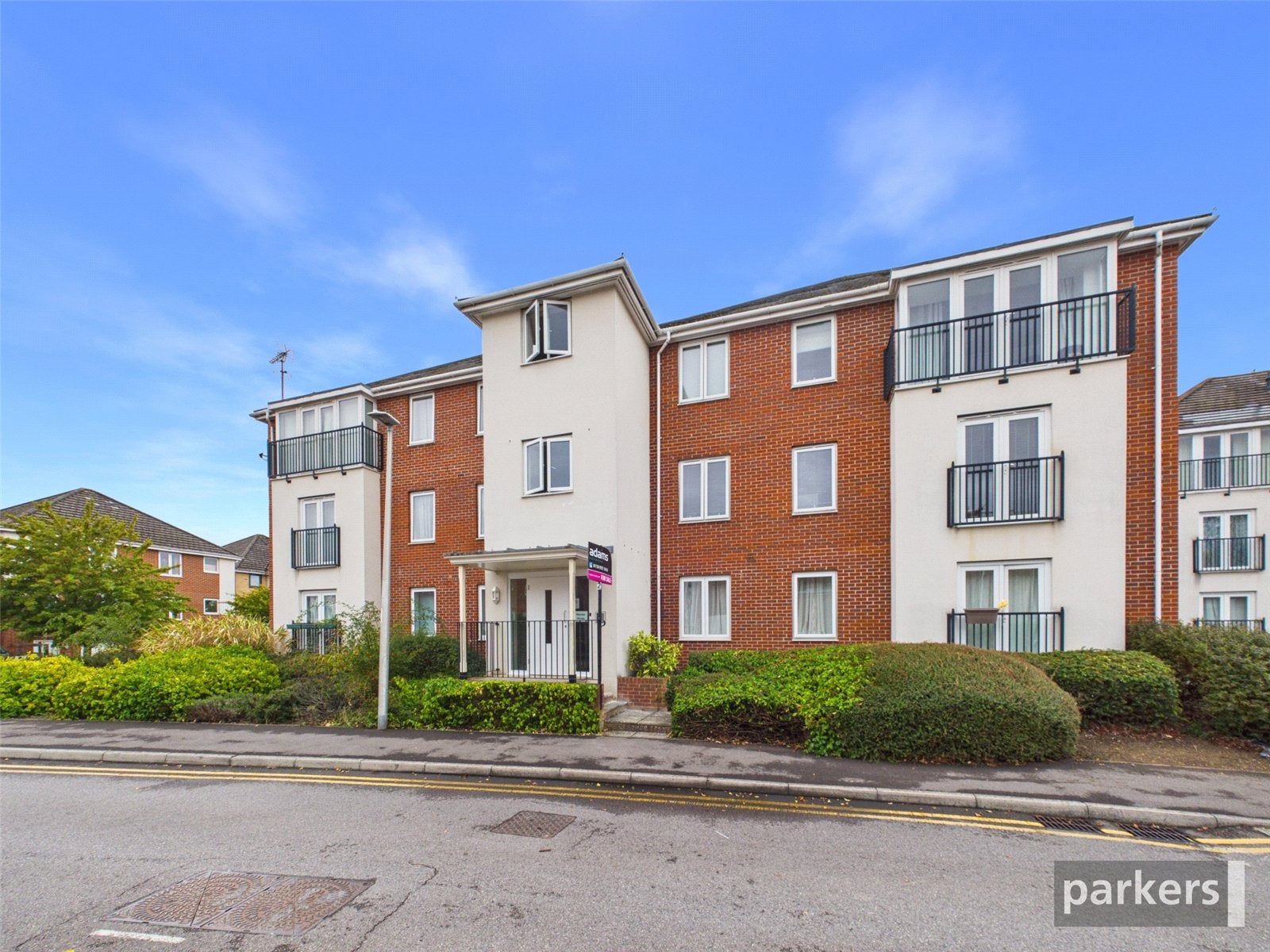 Flat Regis Park Road in Reading
