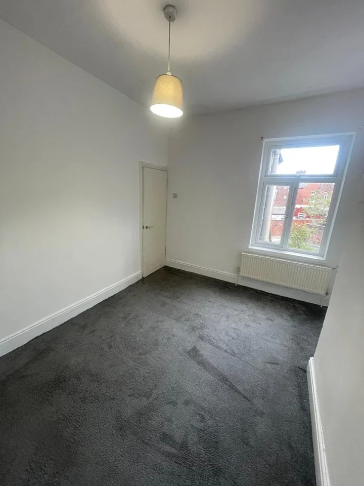 Flat Oakdene Street in Manchester