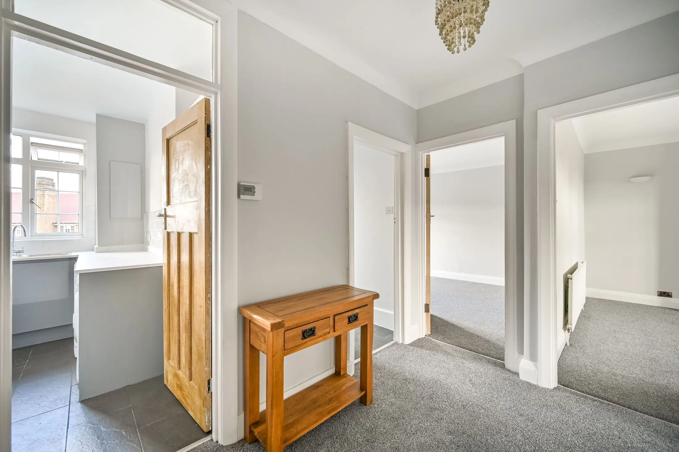 Flat London Road in Greater London