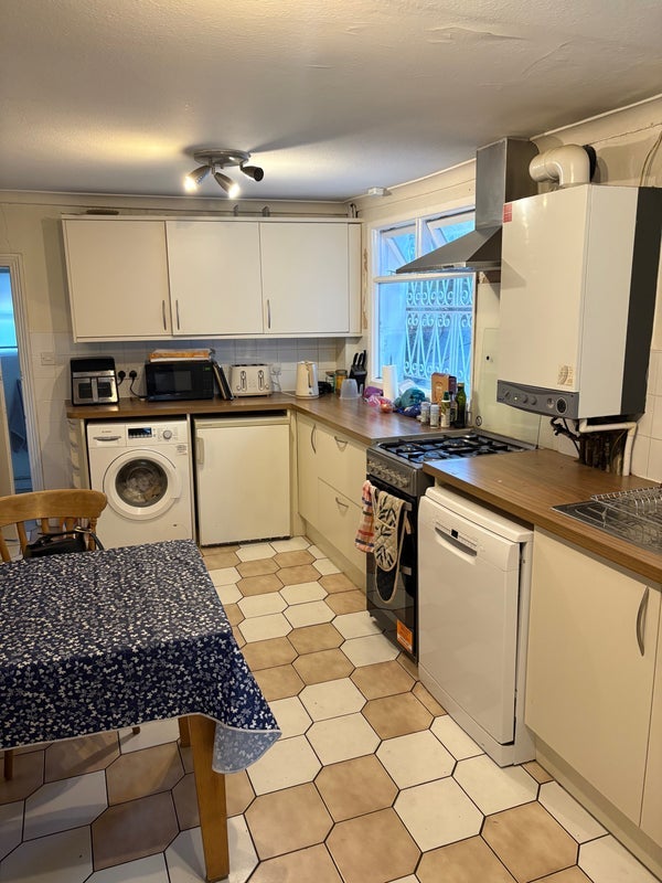 Room Lavender Sweep in Greater London