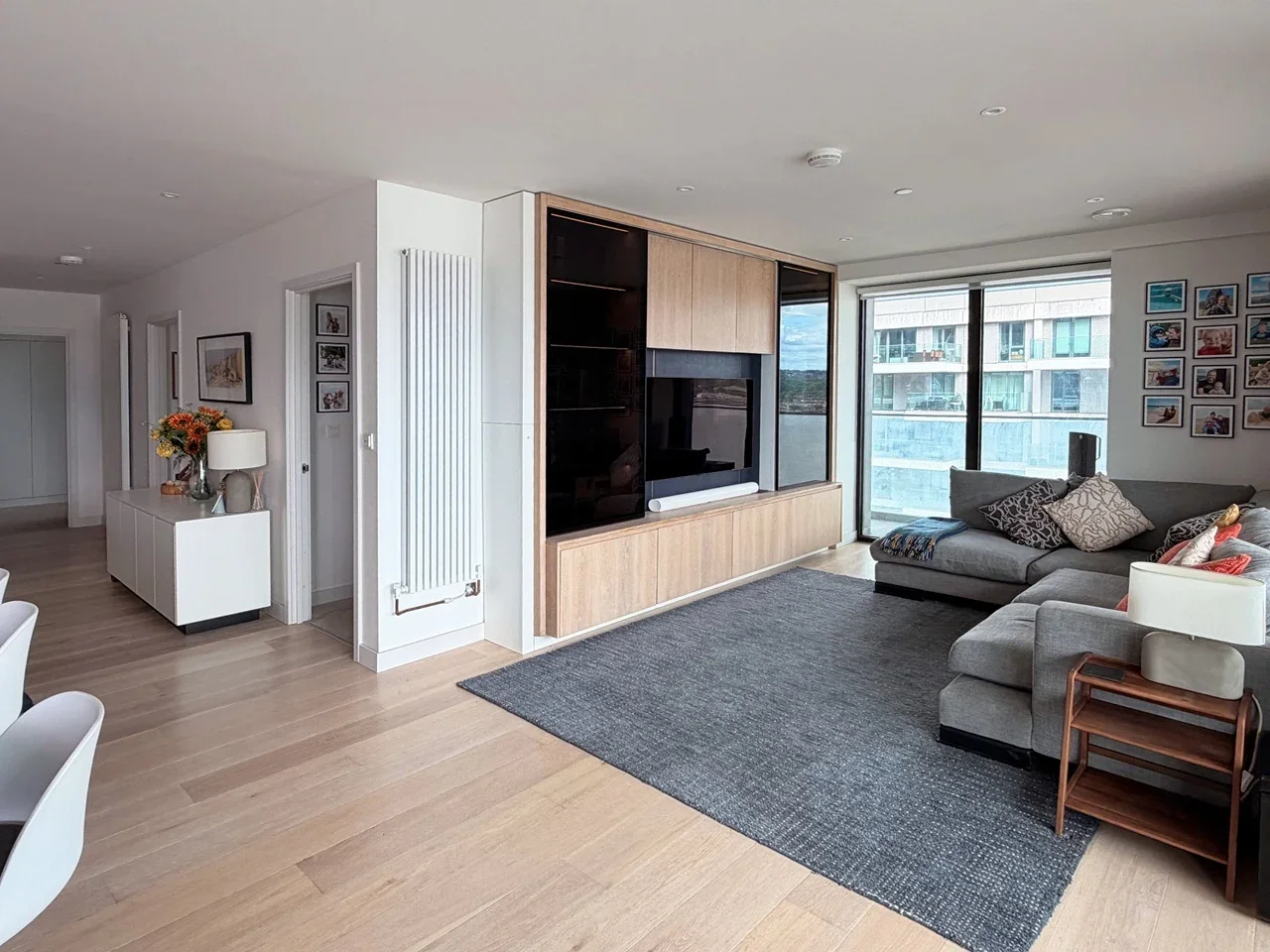 Flat Riverside Walk in Greater London