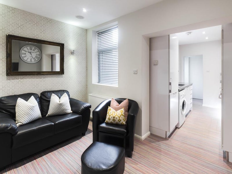 Room Darnley Street in Stoke-on-Trent