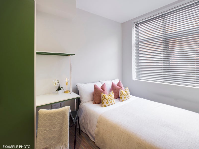 Room Darnley Street in Stoke-on-Trent