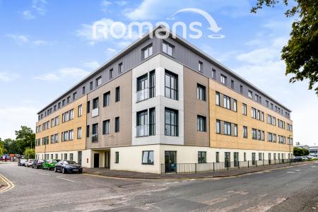 Flat Lyon Way in Surrey Heath