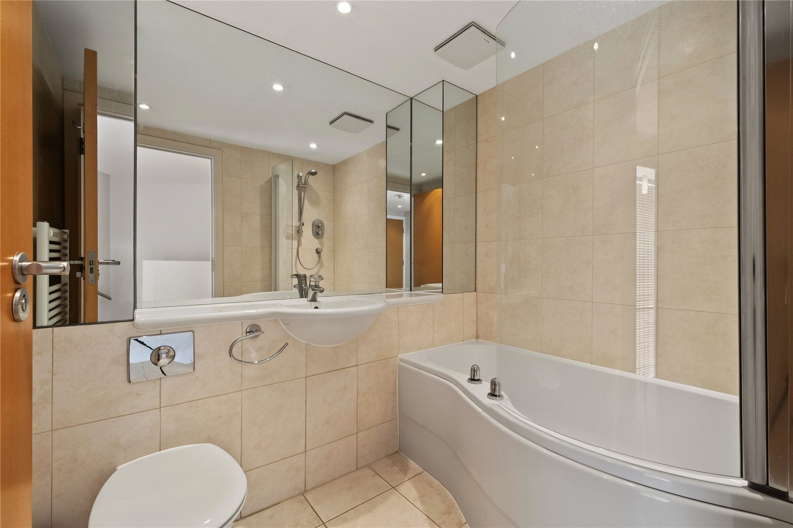 Flat Graham Street in Greater London