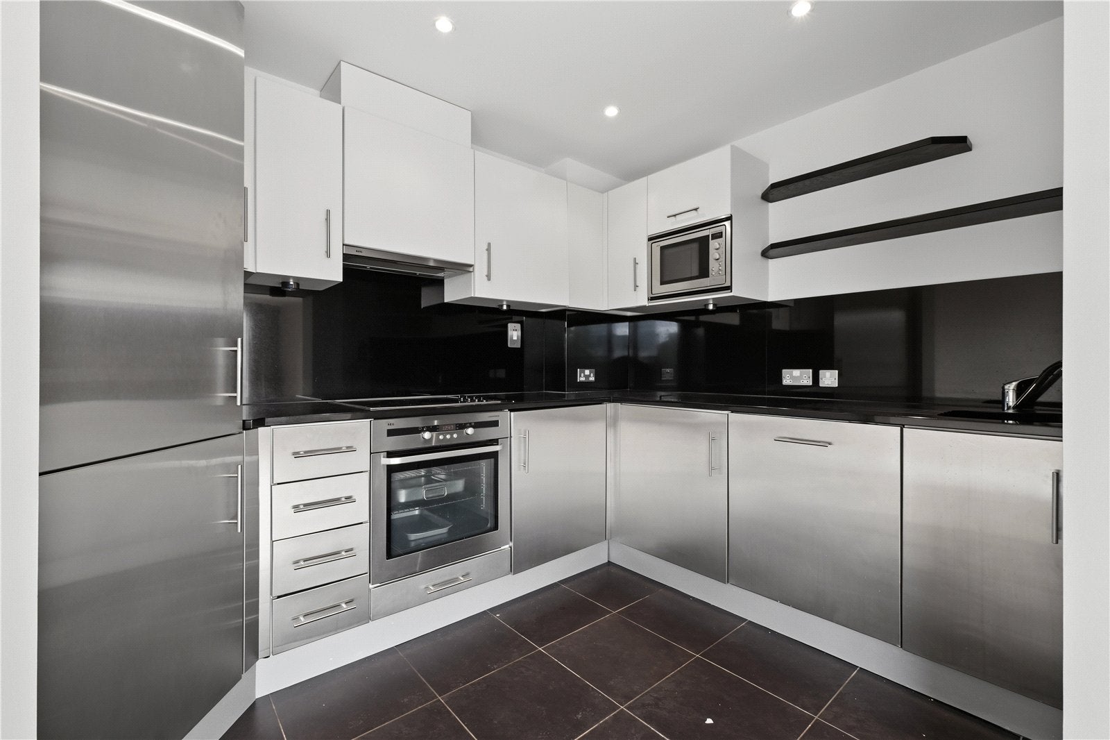 Flat Graham Street in Greater London