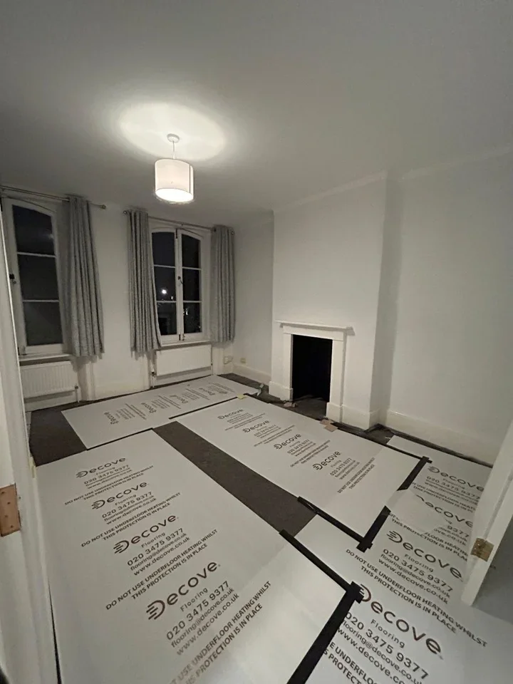 Flat Stratheden Road in Greater London