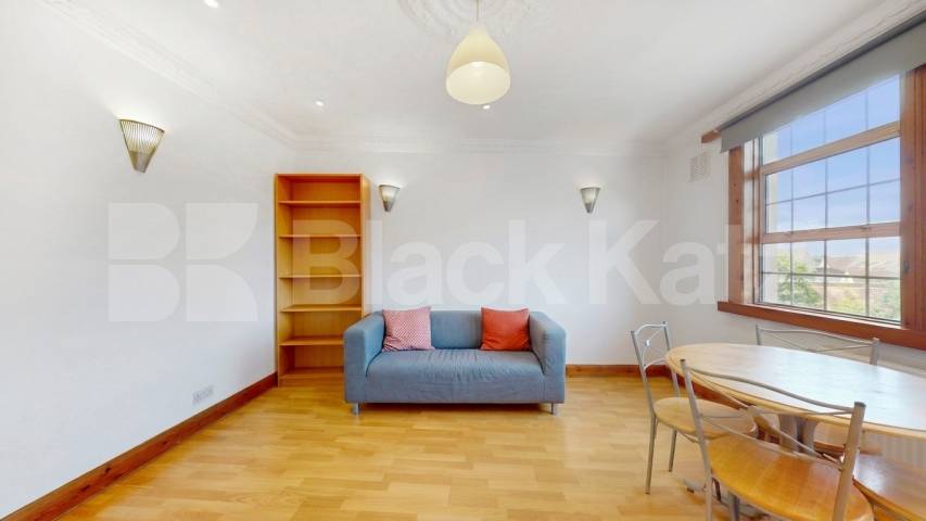 Flat Iverson Road in Greater London