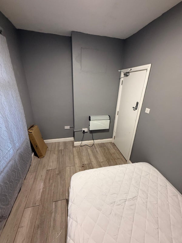 Room Willowbrook Close in North West Leicestershire