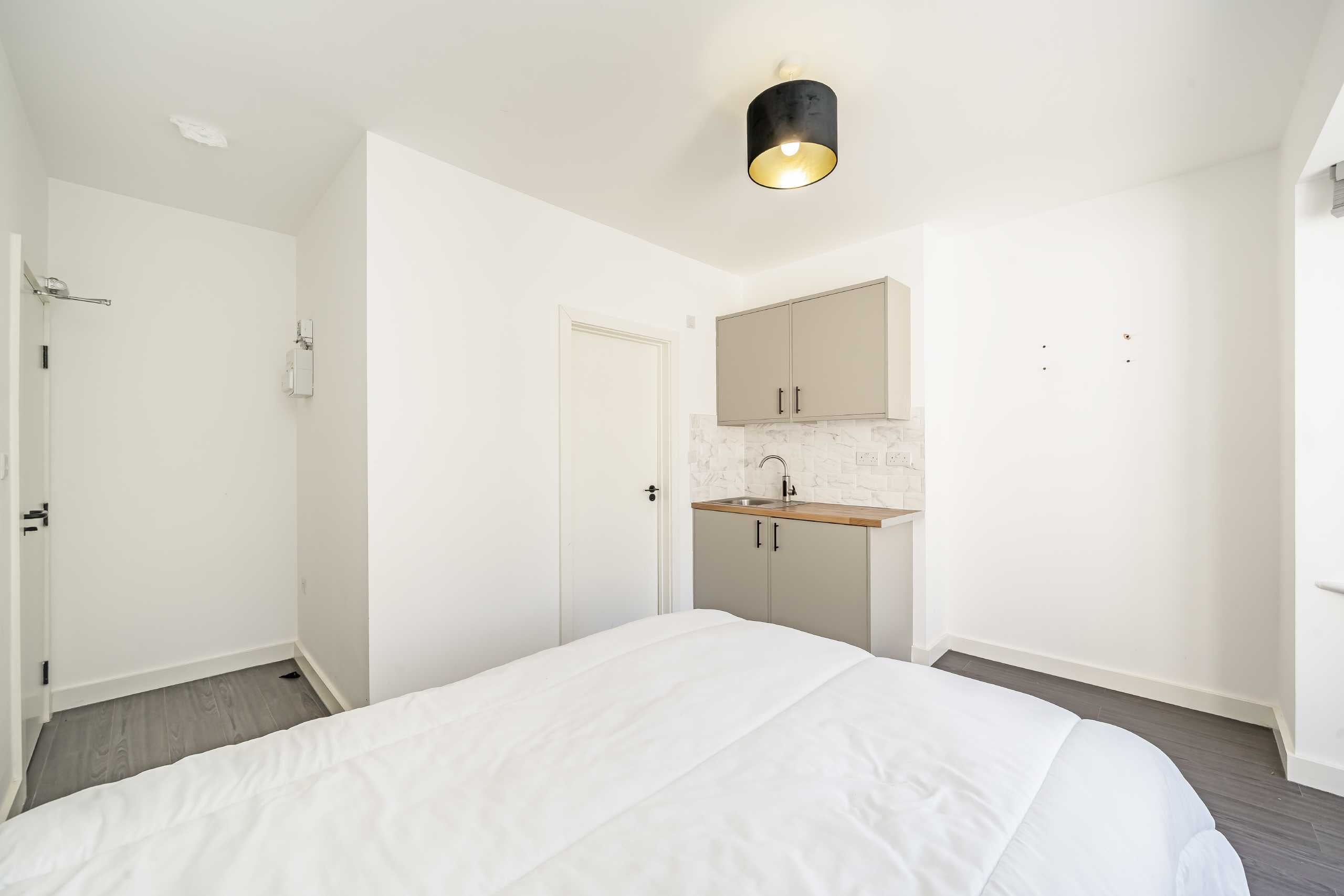 Flat Upper Tulse Hill in Greater London