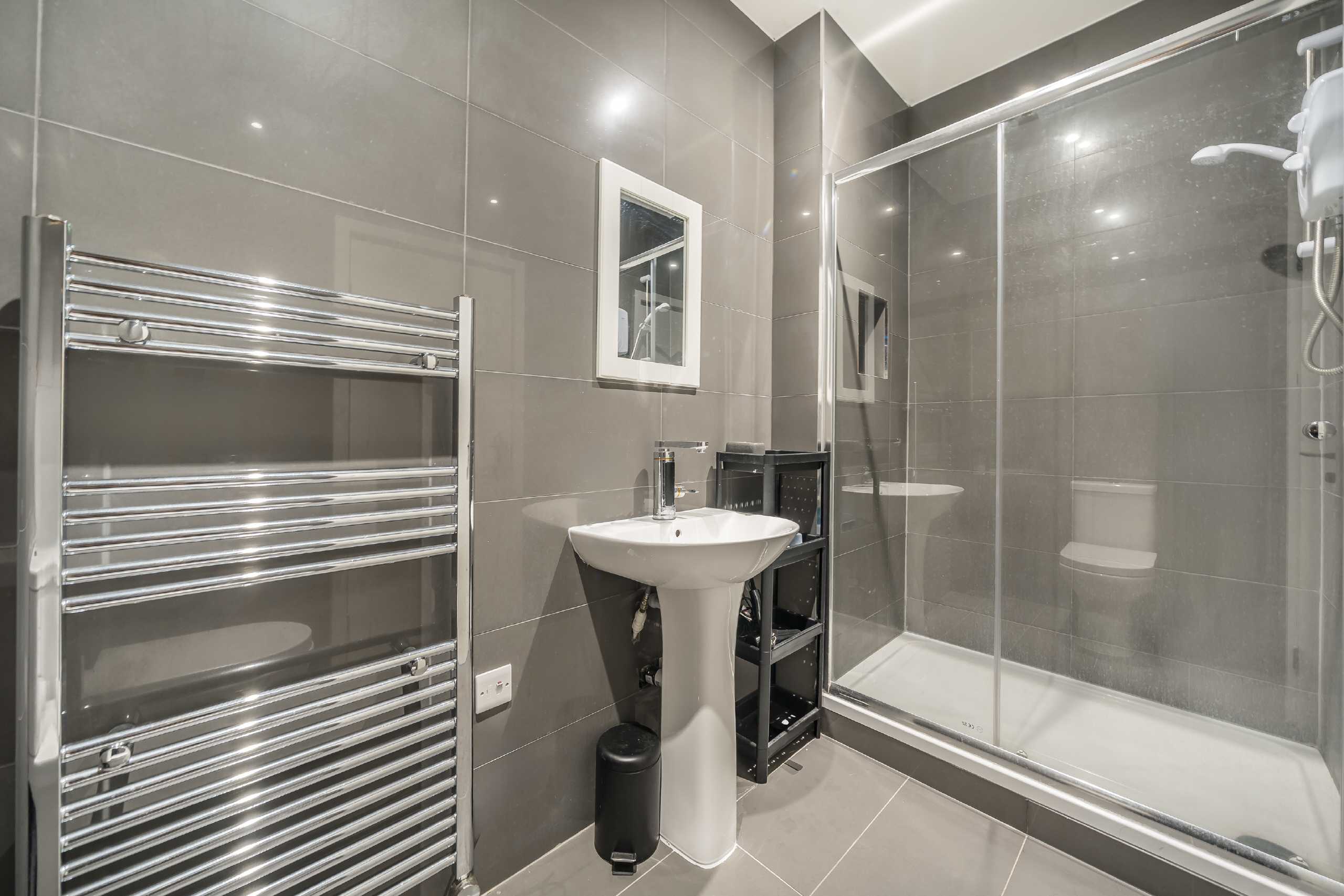 Flat Upper Tulse Hill in Greater London
