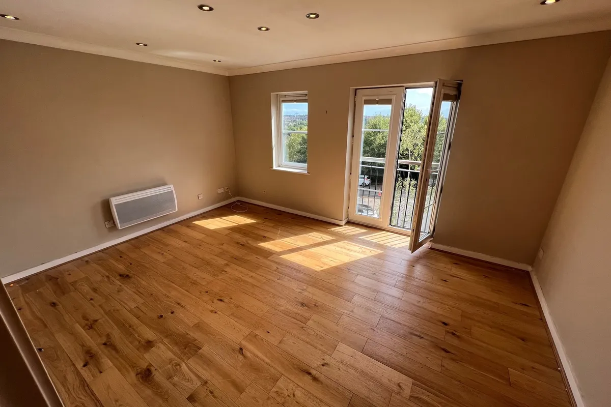 Flat Heol Pontprennau in Cardiff