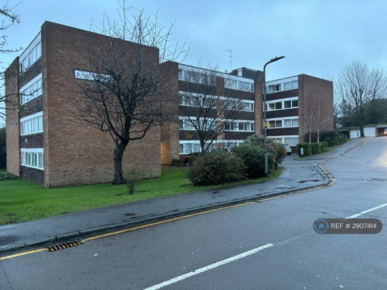 Flat Radford Court in Billericay