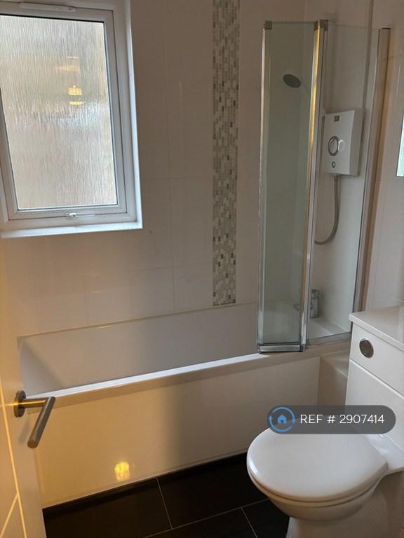 Flat Radford Court in Billericay