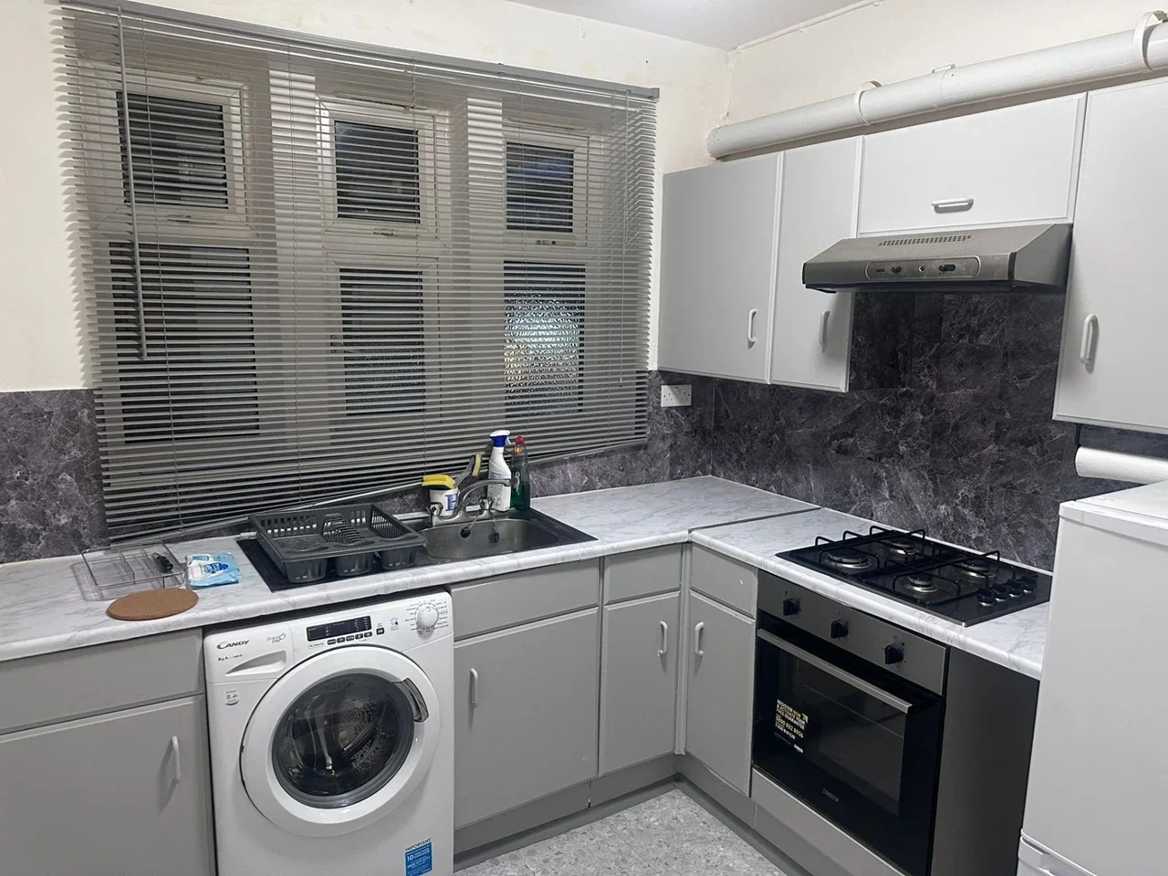 Flat Pauntley Street in Greater London
