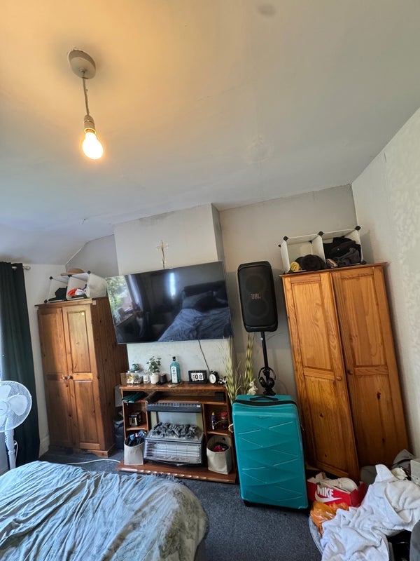 Room Langleys Road in Birmingham