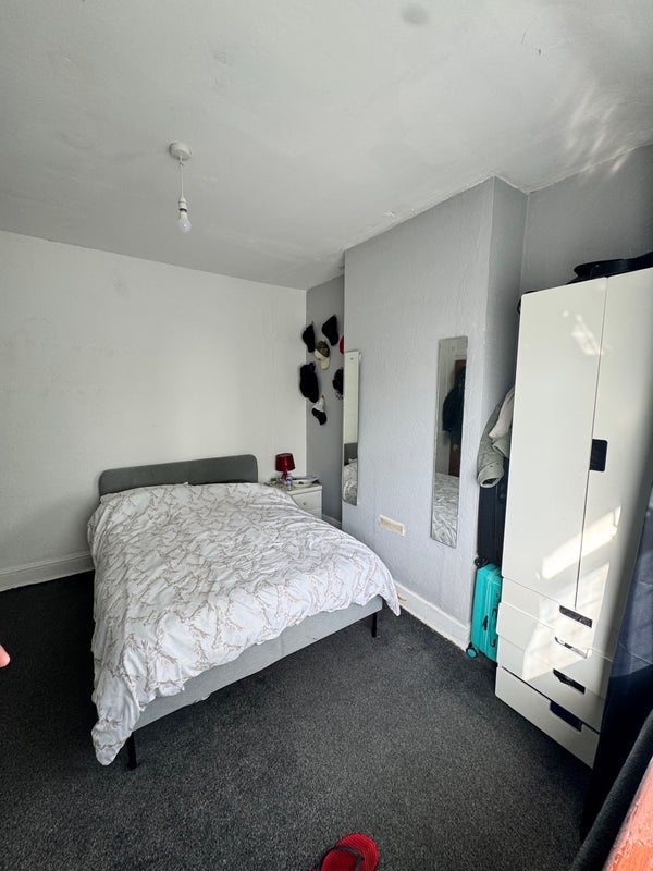 Room Langleys Road in Birmingham