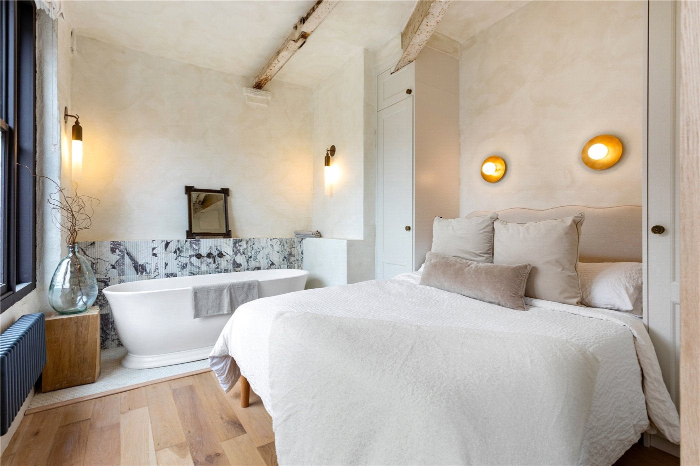 Flat Phipp Street in Greater London
