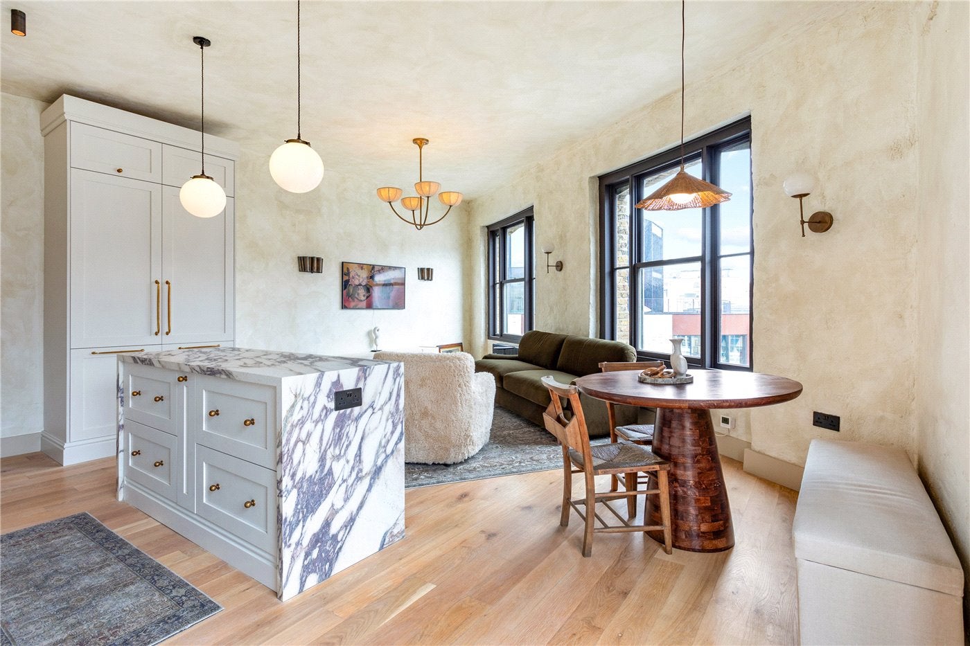 Flat Phipp Street in Greater London