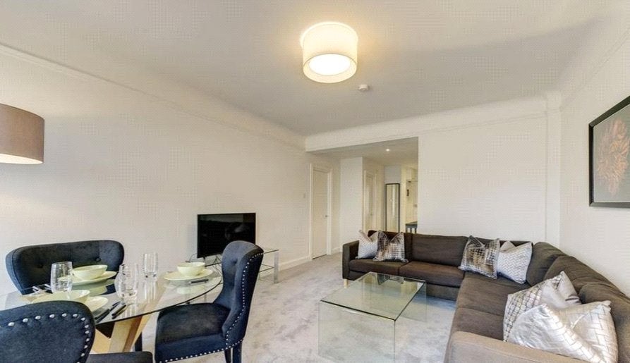 Flat Fulham Road in Greater London
