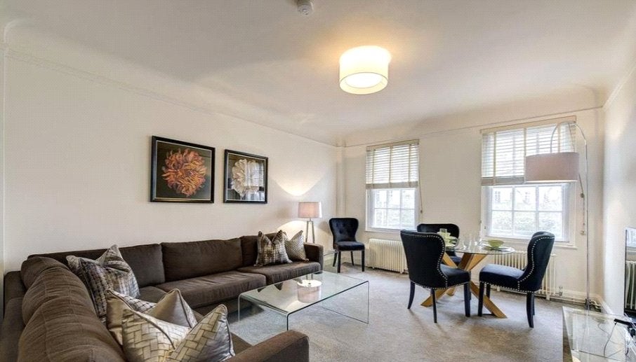 Flat Fulham Road in Greater London