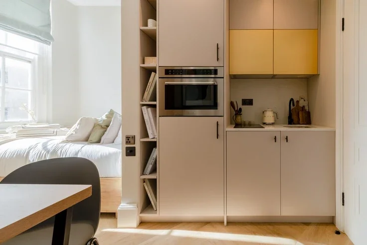 Flat Cadogan Street in Greater London
