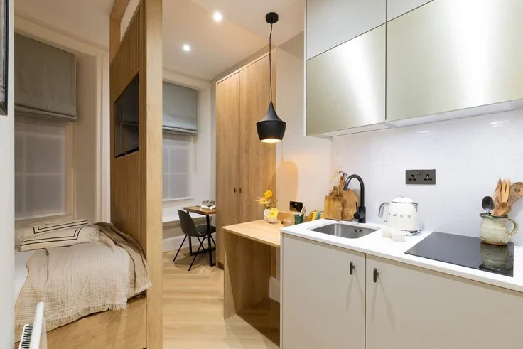 Flat Cadogan Street in Greater London
