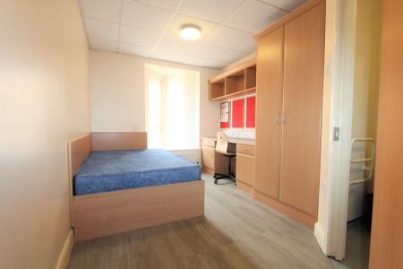 Room Ranelagh Terrace in Royal Leamington Spa