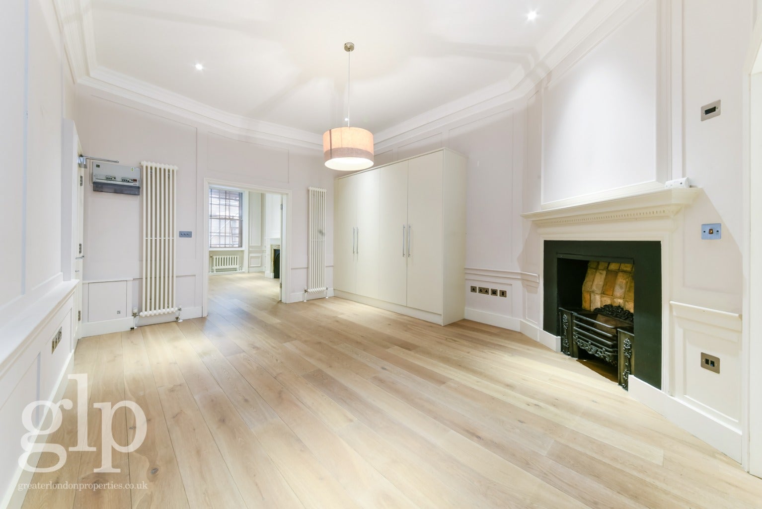 Flat Litchfield Street in City of Westminster