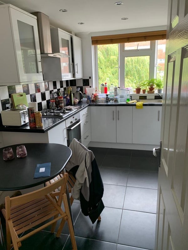 Room Allcroft Road in Greater London