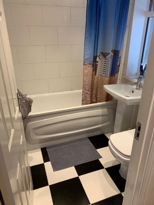 Room Allcroft Road in Greater London