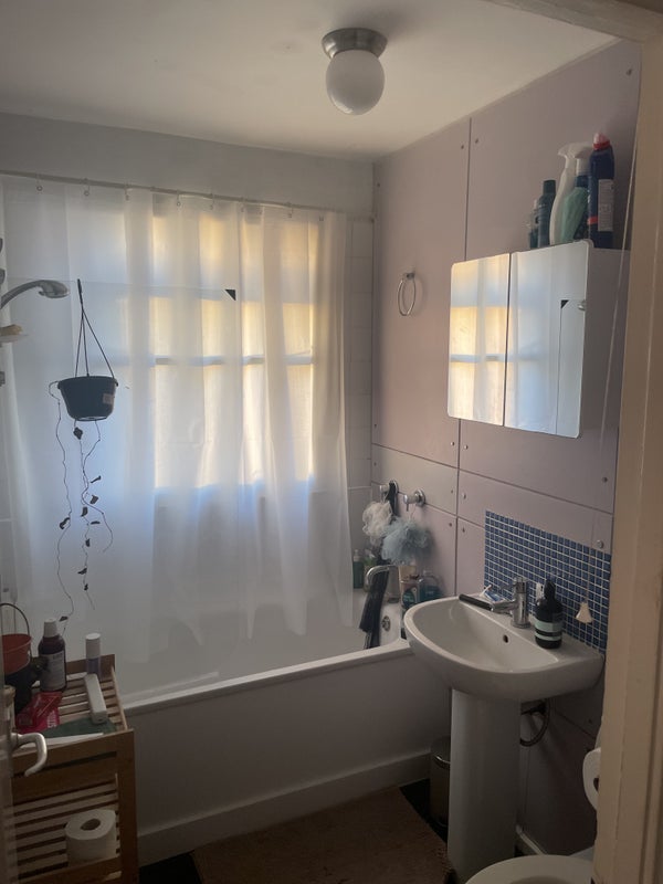 Room Tylney Avenue in Greater London