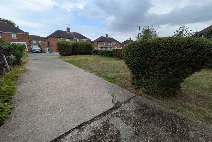 House Larchdene Avenue in Nottingham