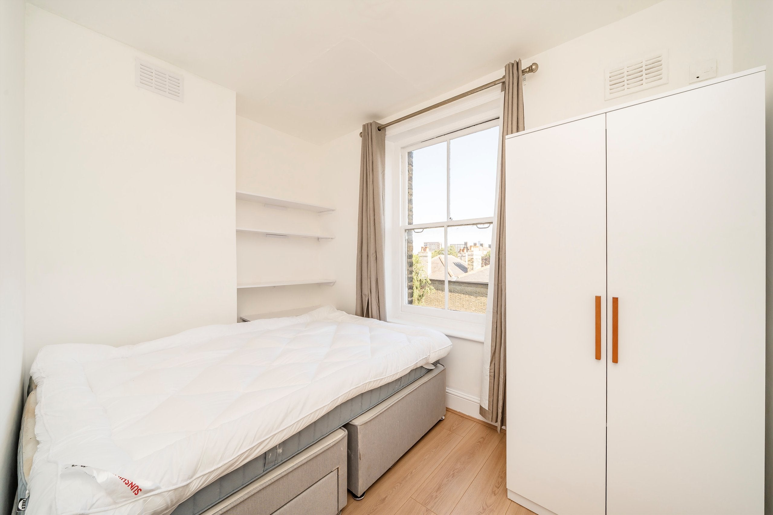Flat Blackheath Road in Greater London