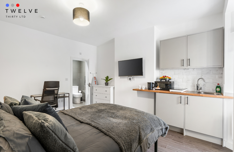Room Upper Tulse Hill in Greater London