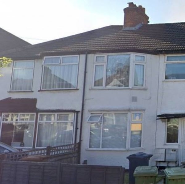 Flat Athelstone Road in London