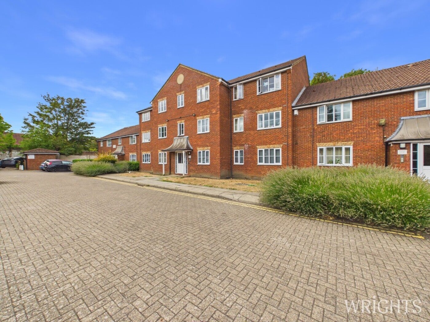 Flat Peartree Lane in Welwyn Hatfield