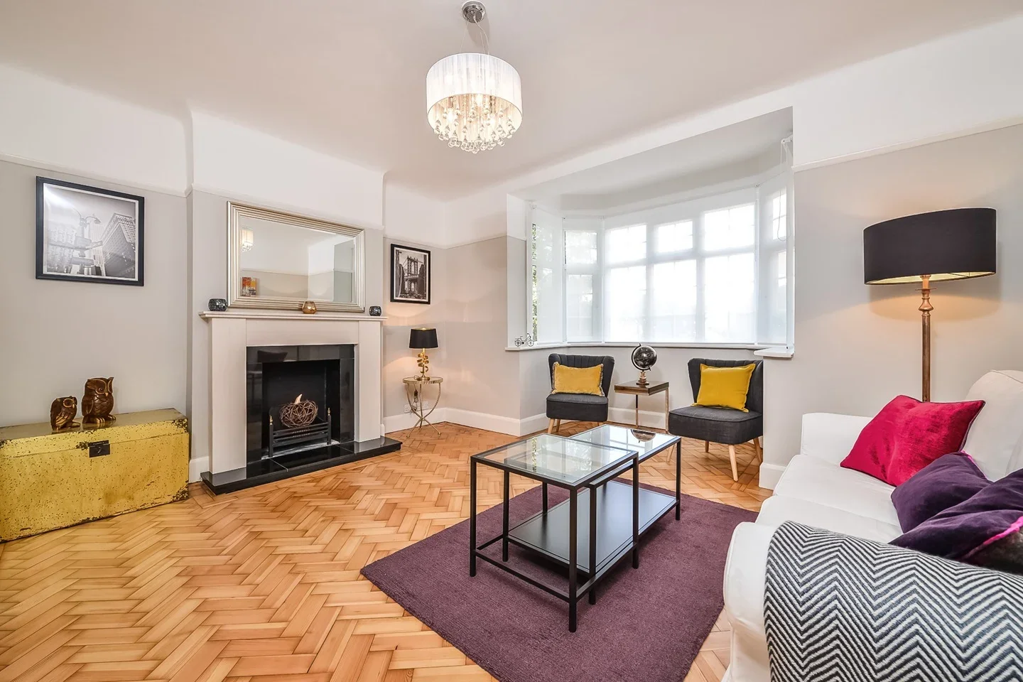 Flat Mitcham Lane in Greater London