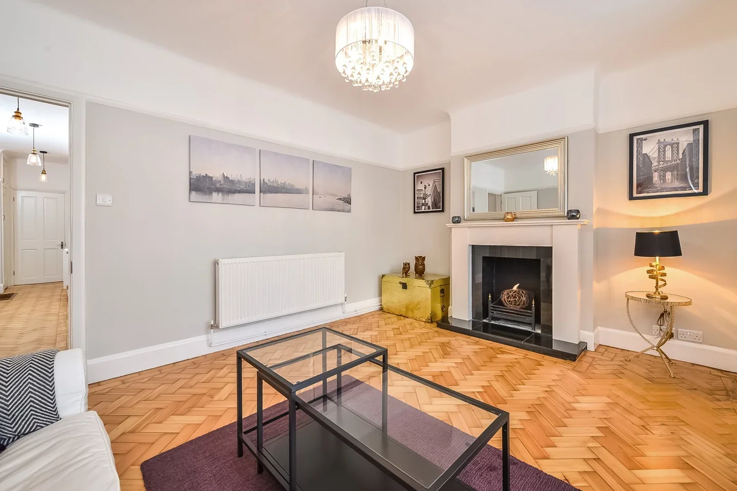 Flat Mitcham Lane in Greater London