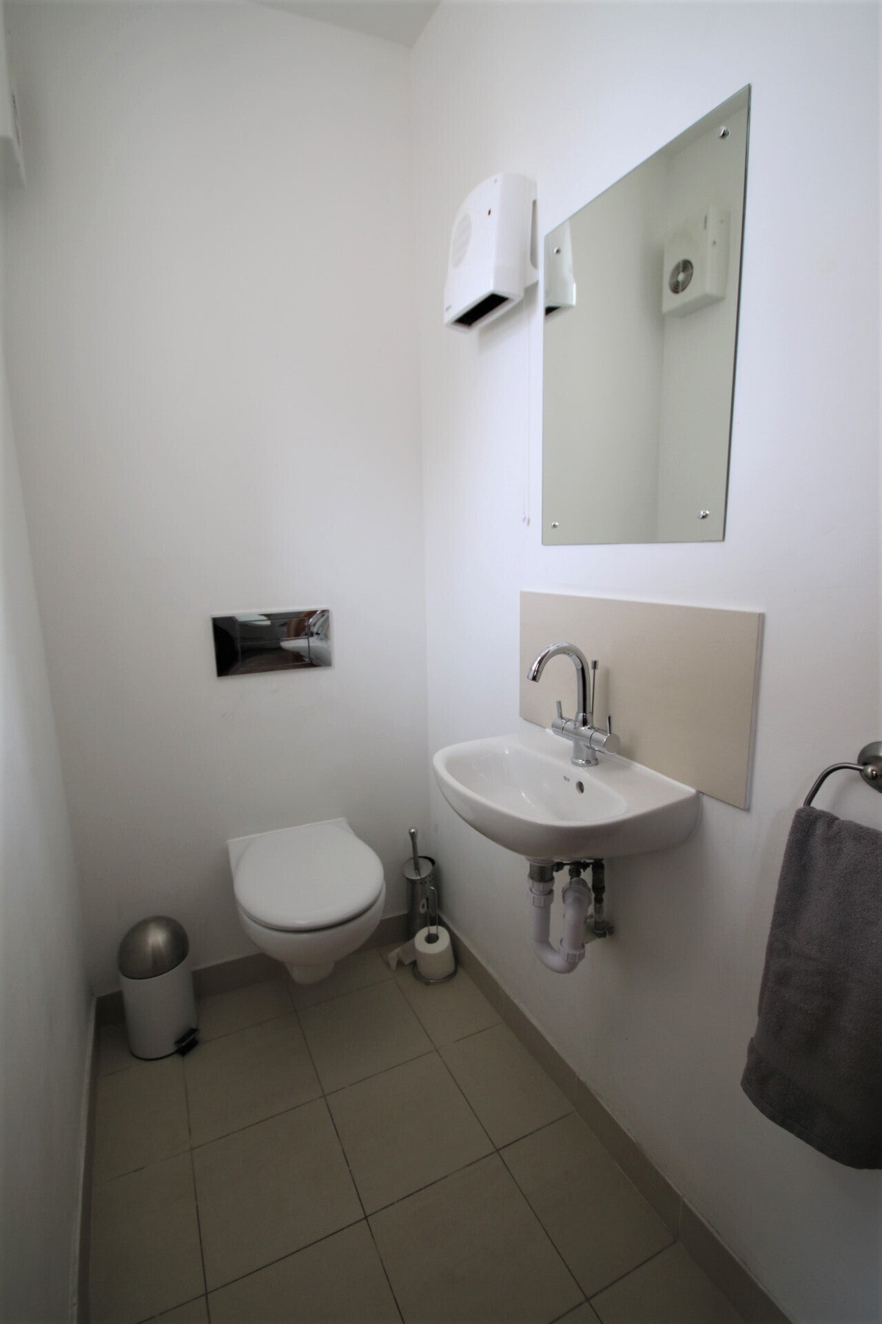 Flat Weir Court in Canterbury