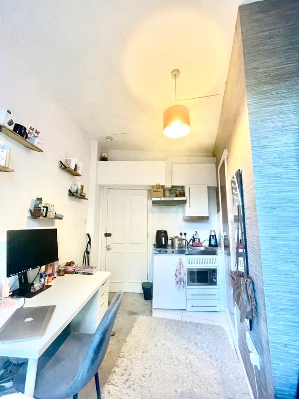 Flat Cromwell Crescent in Greater London