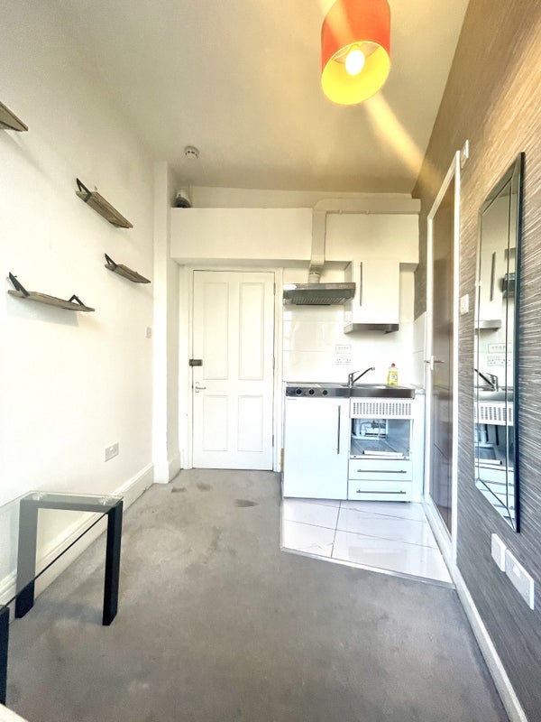 Flat Cromwell Crescent in Greater London