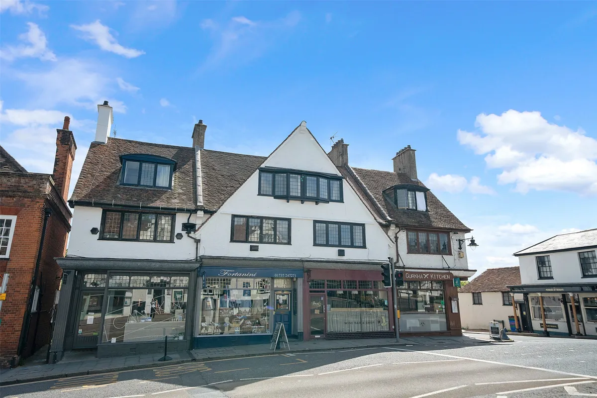 Flat High Street in Reigate and Banstead