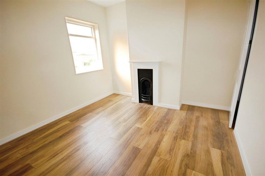 House Fearnley Street in Watford