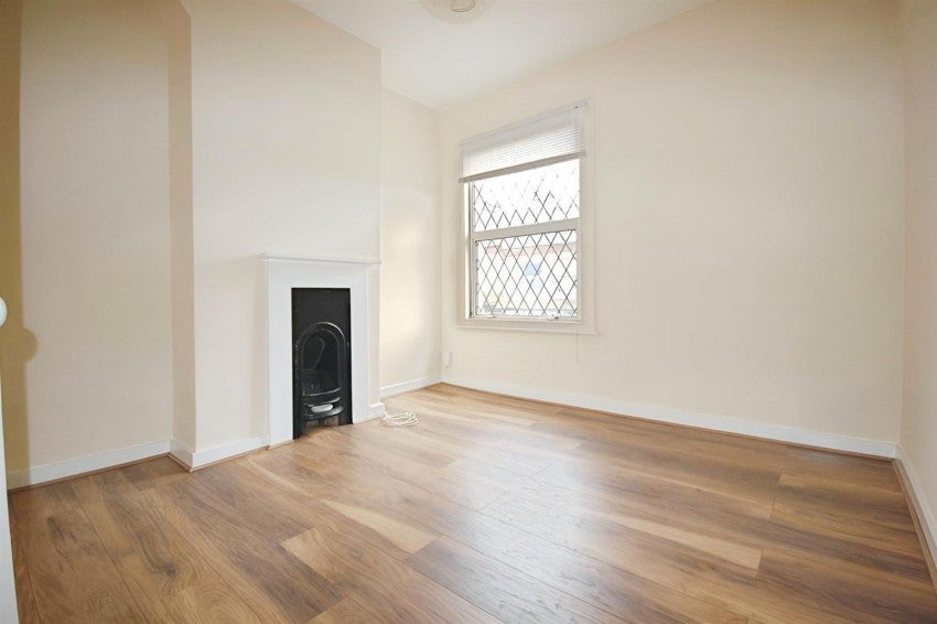 House Fearnley Street in Watford