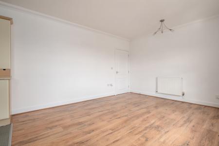 Flat Arnhem Road in Newbury